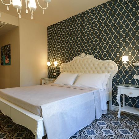 Sui Generis Tropea Luxury Rooms Bagian luar foto