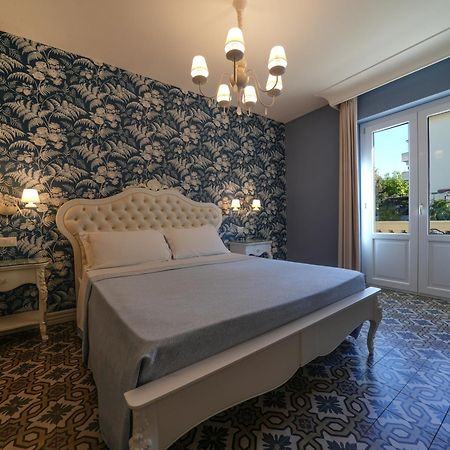 Sui Generis Tropea Luxury Rooms Bagian luar foto
