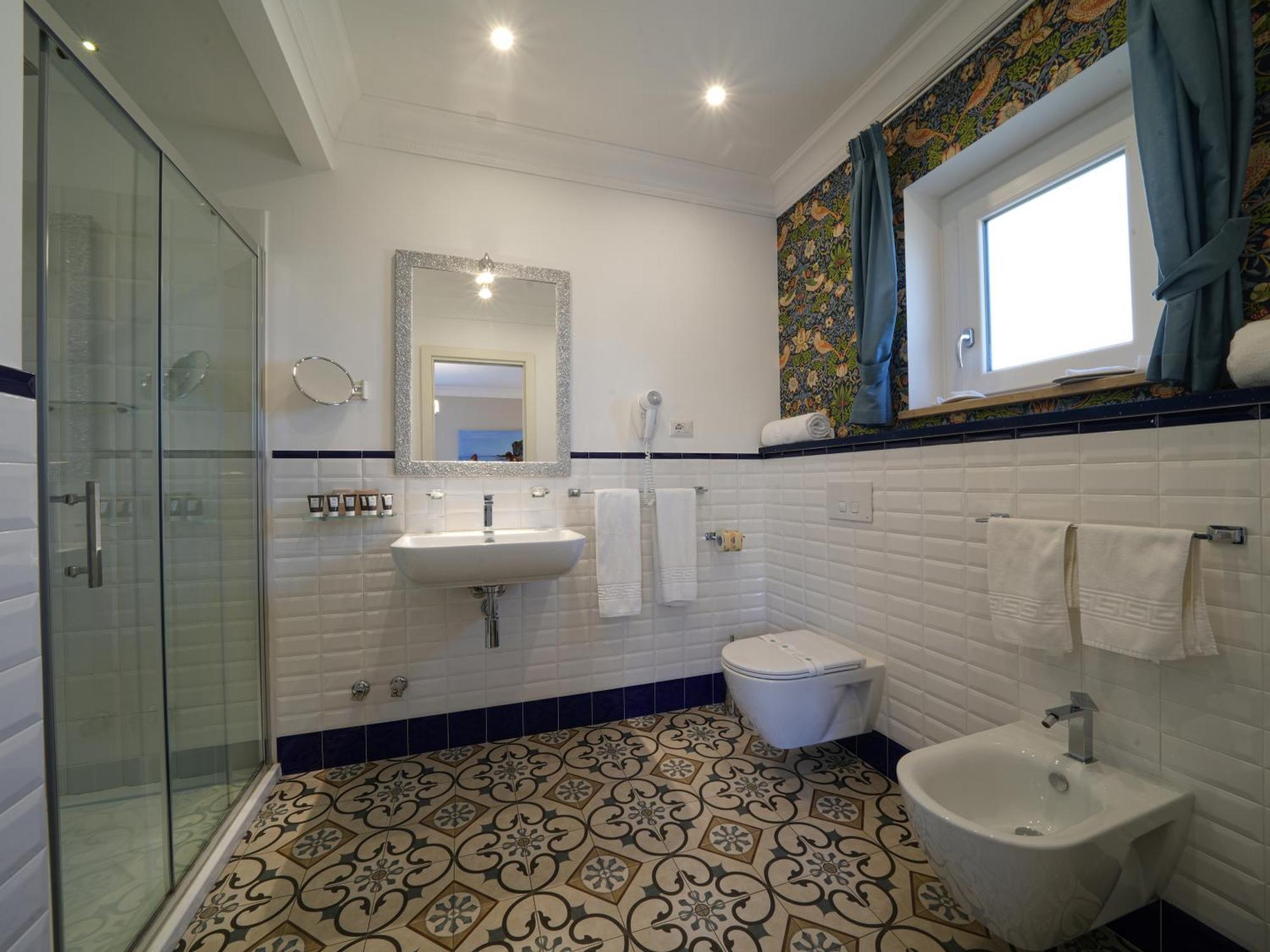 Sui Generis Tropea Luxury Rooms Bagian luar foto