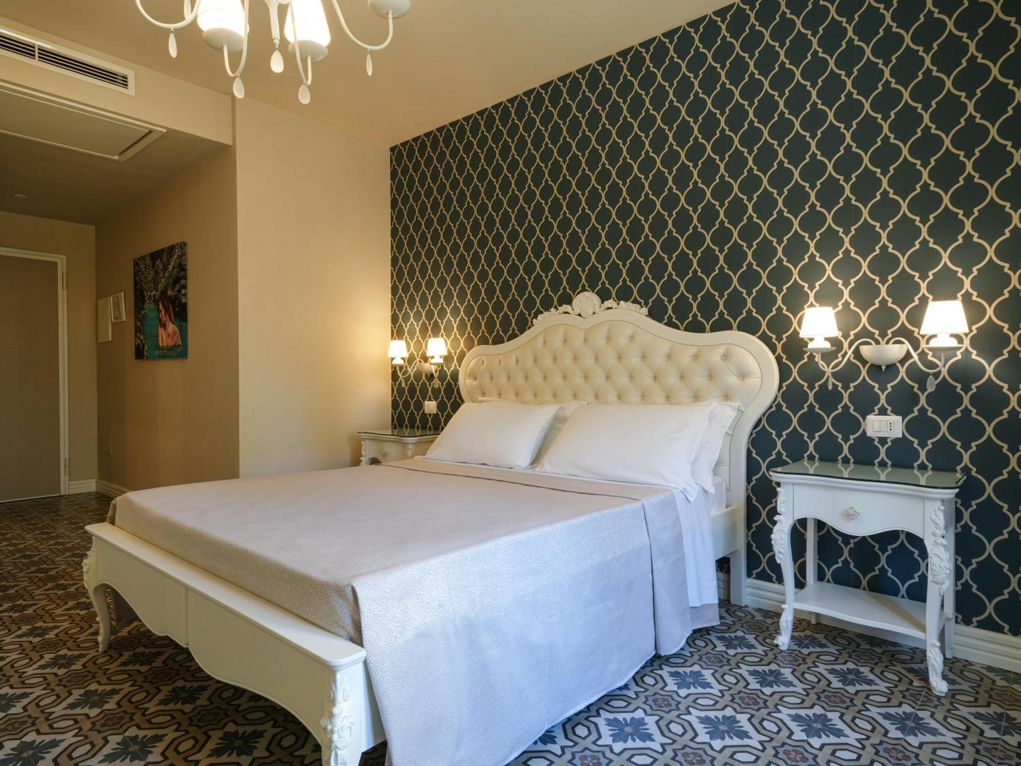 Sui Generis Tropea Luxury Rooms Bagian luar foto