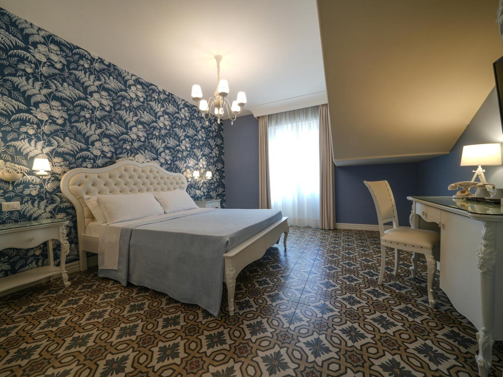Sui Generis Tropea Luxury Rooms Bagian luar foto
