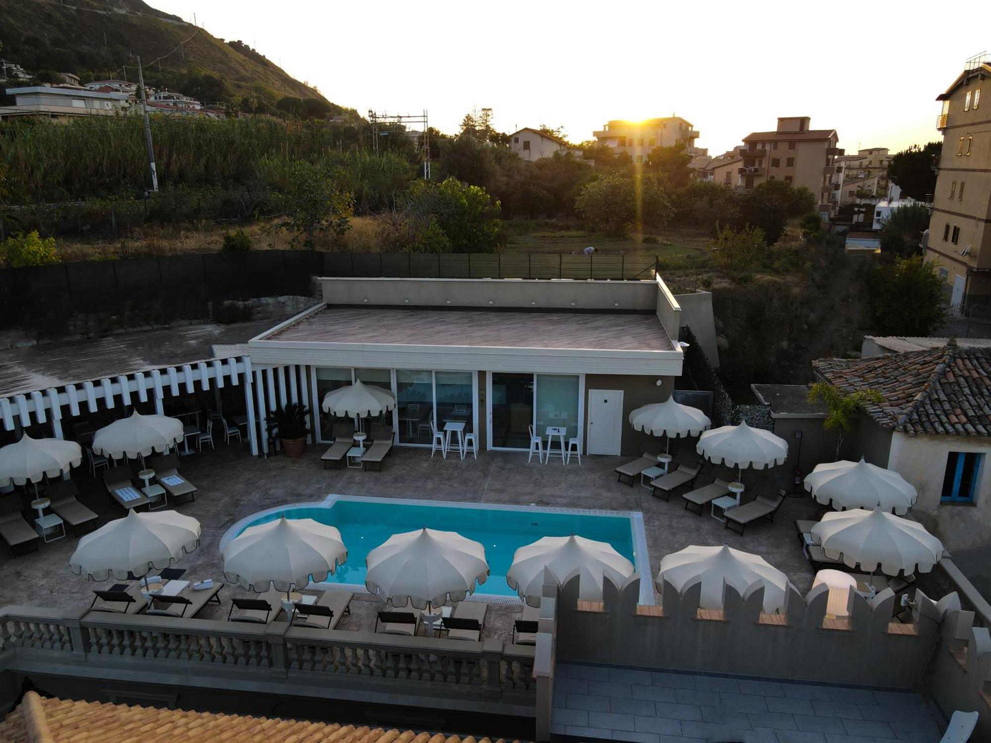 Sui Generis Tropea Luxury Rooms Bagian luar foto