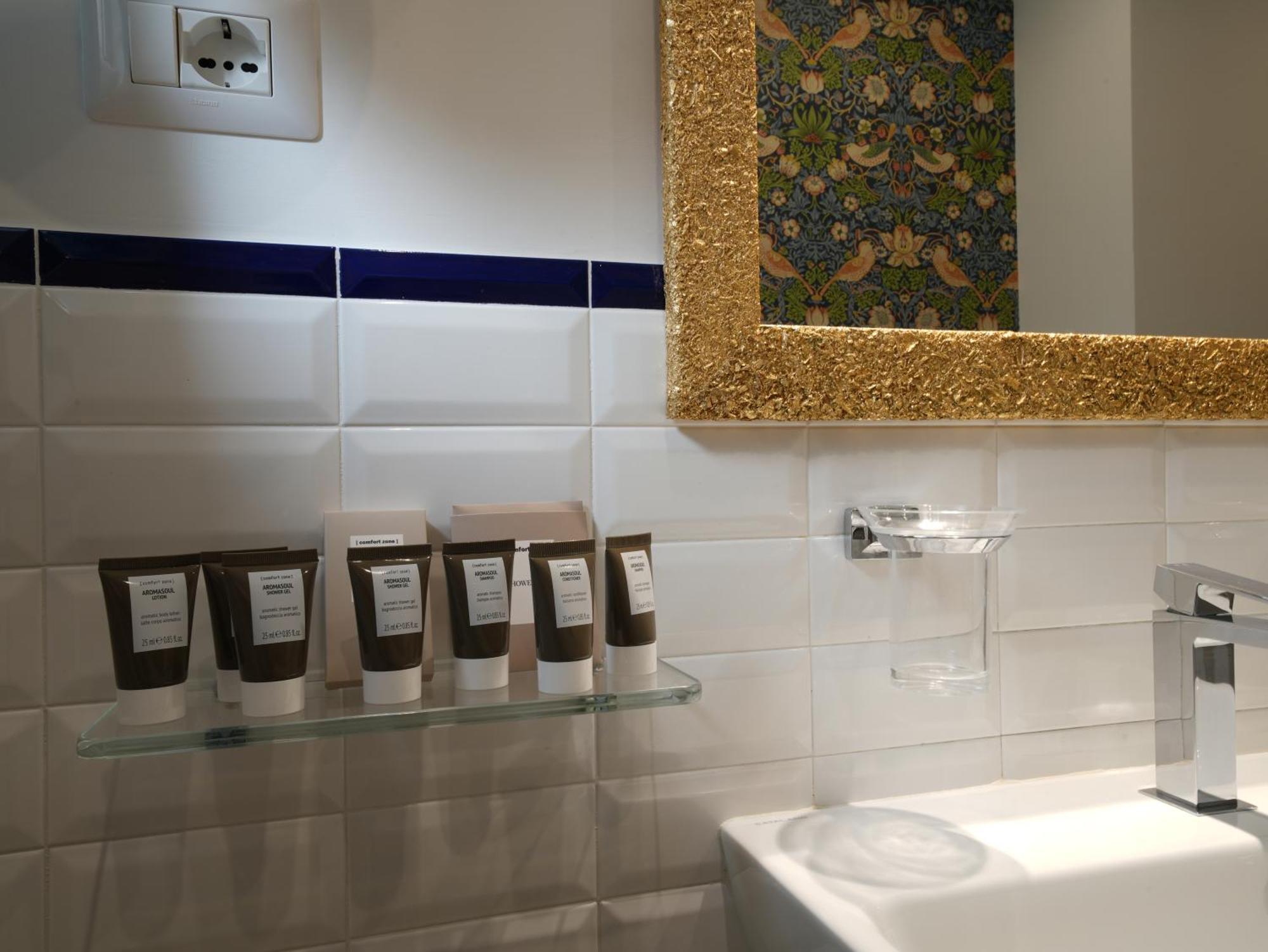 Sui Generis Tropea Luxury Rooms Bagian luar foto