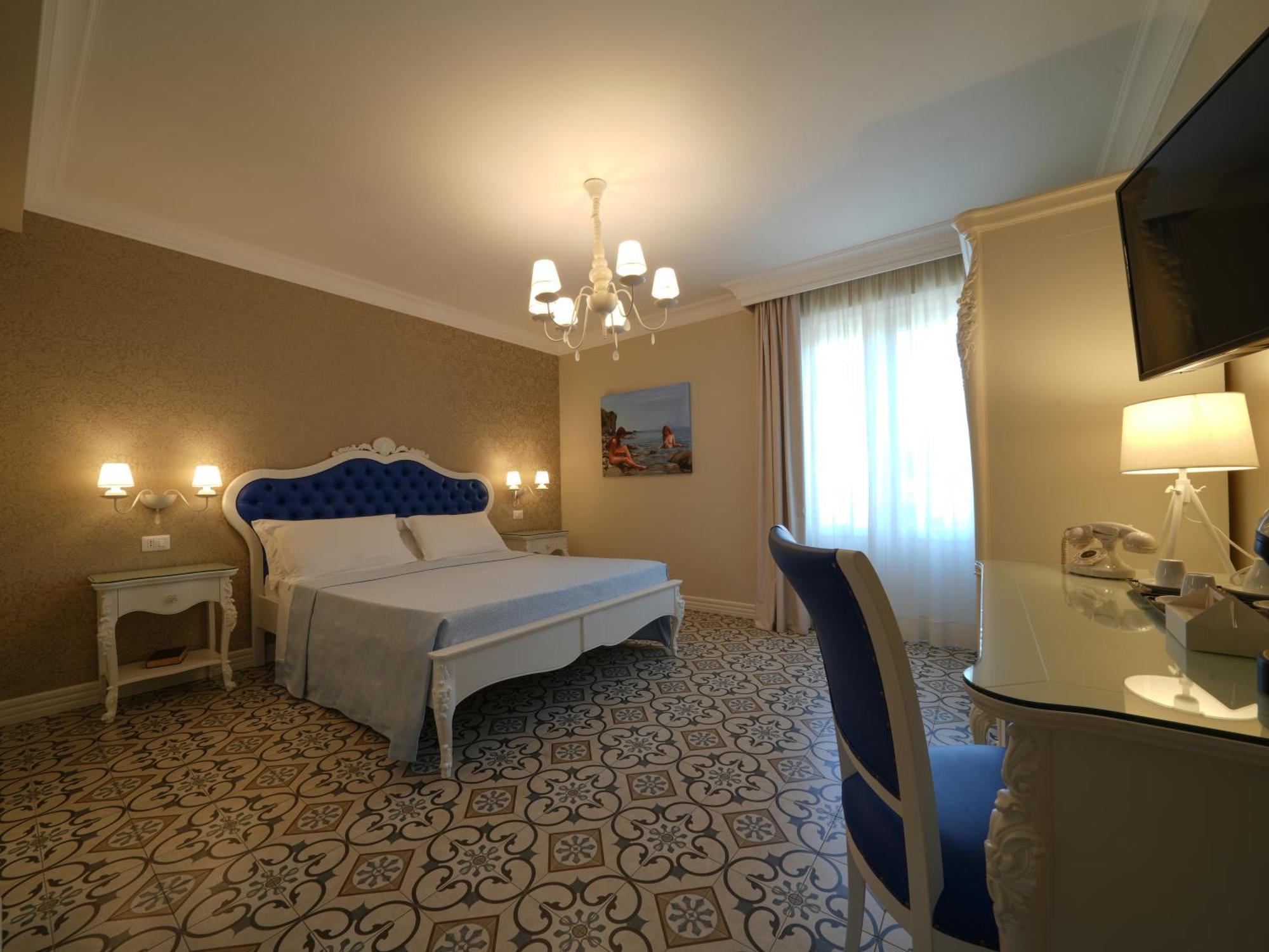 Sui Generis Tropea Luxury Rooms Bagian luar foto