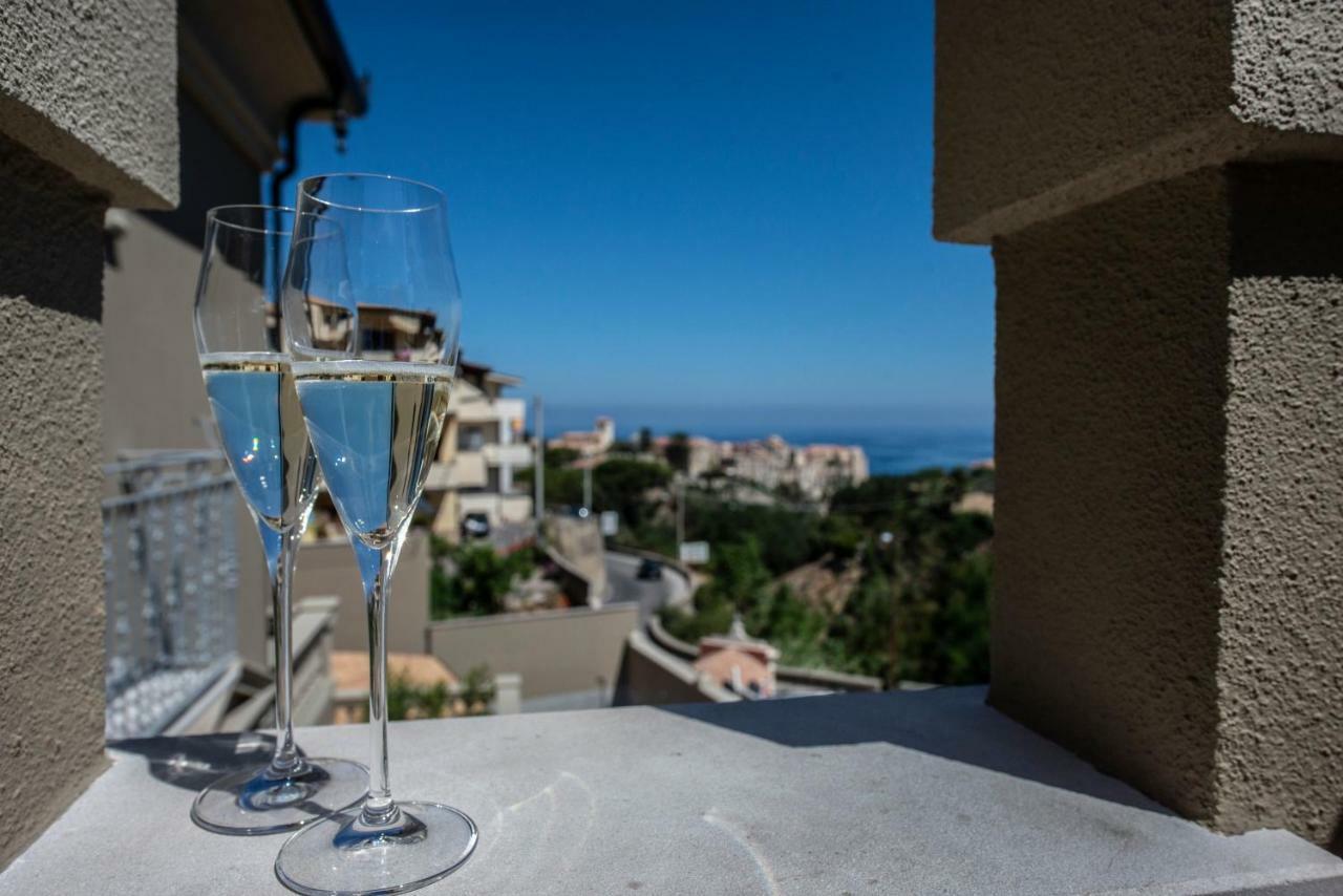 Sui Generis Tropea Luxury Rooms Bagian luar foto