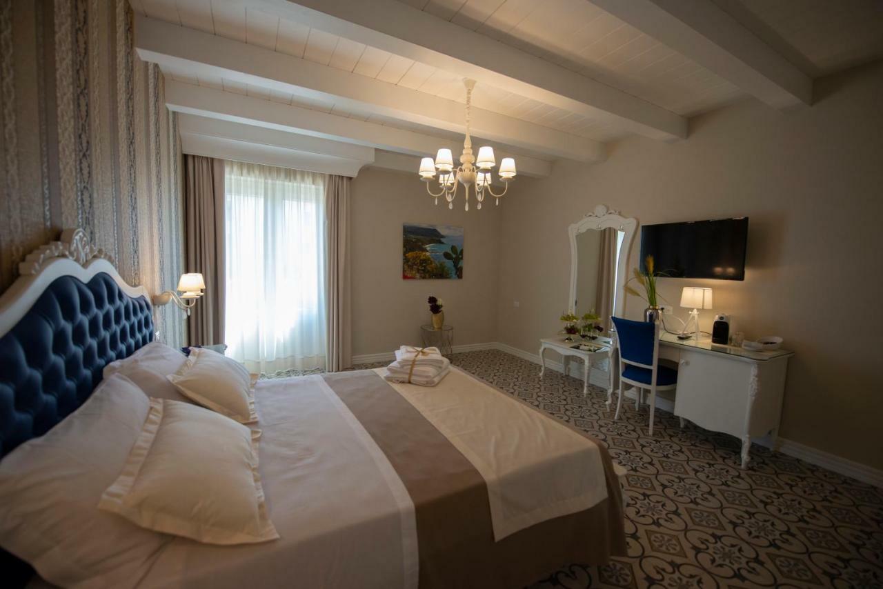 Sui Generis Tropea Luxury Rooms Bagian luar foto