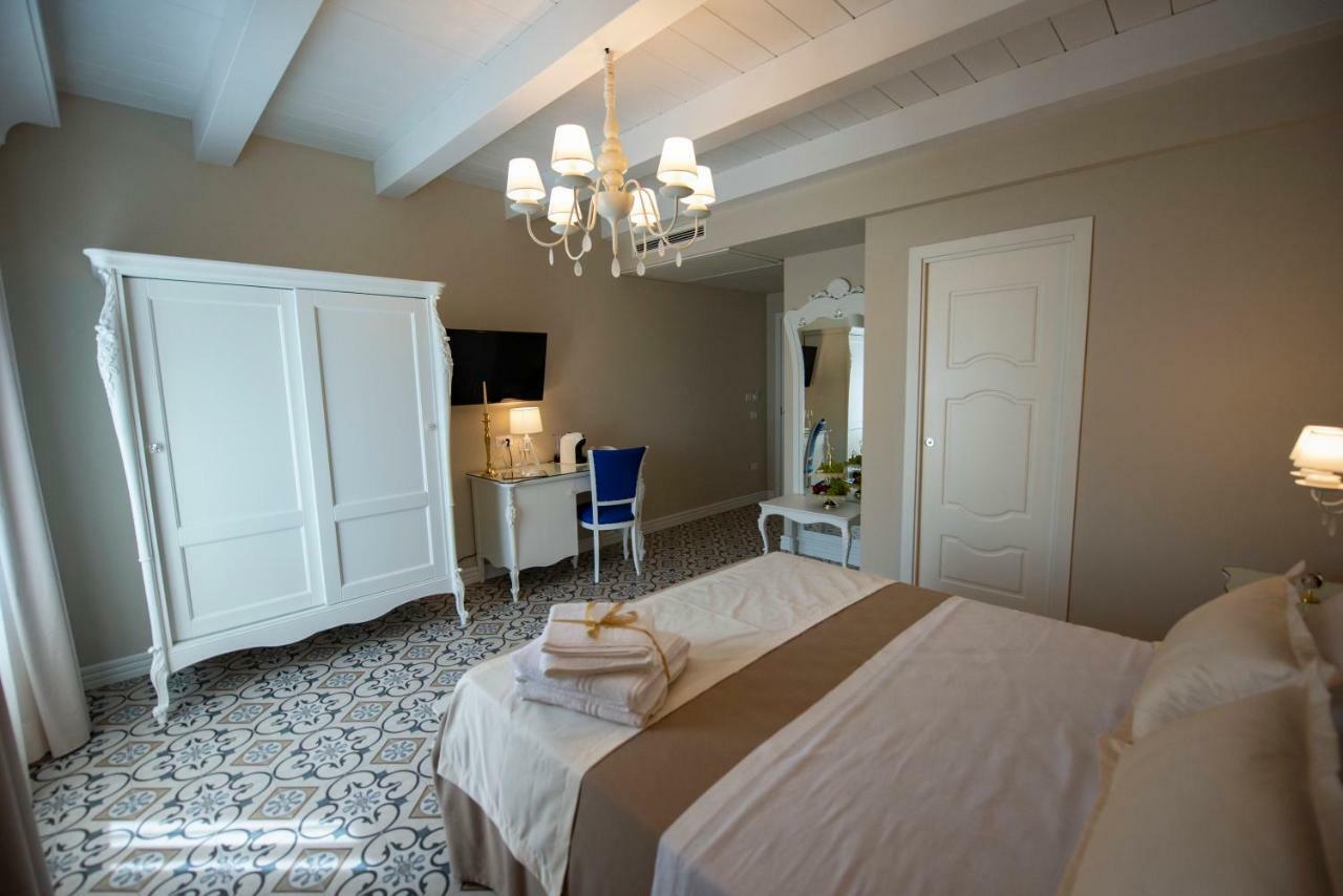 Sui Generis Tropea Luxury Rooms Bagian luar foto