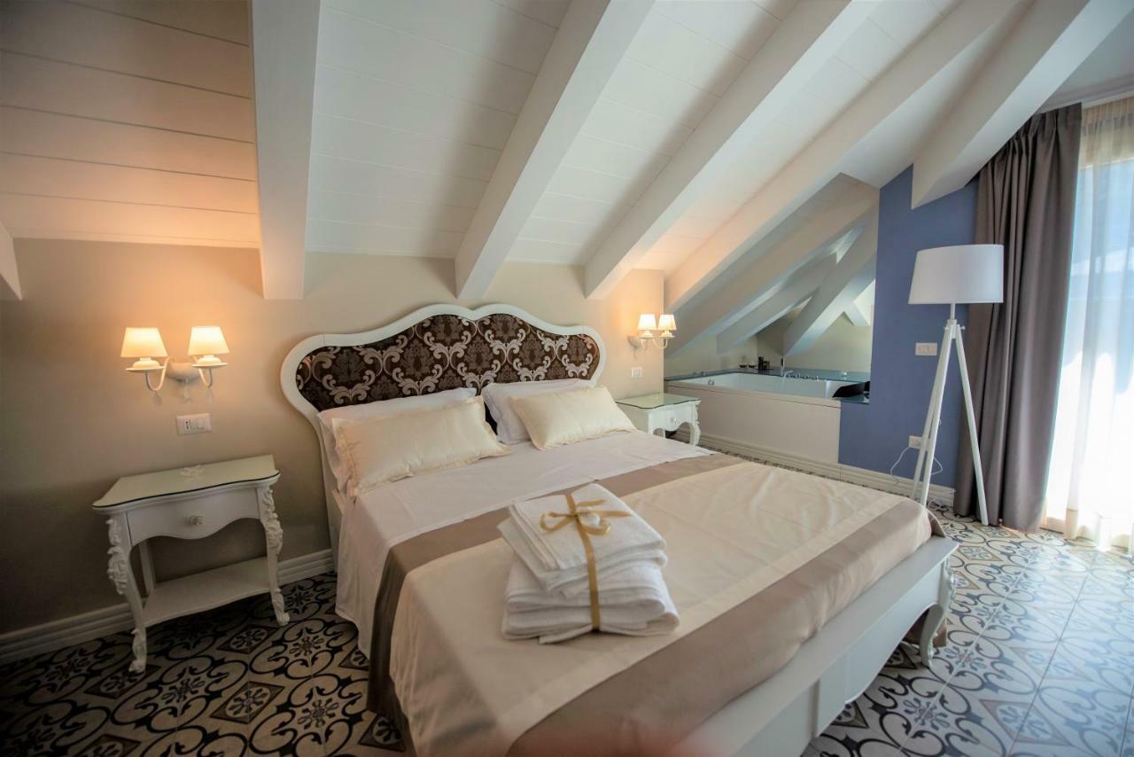 Sui Generis Tropea Luxury Rooms Bagian luar foto