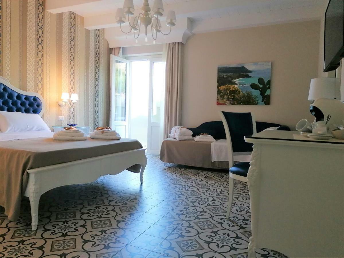 Sui Generis Tropea Luxury Rooms Bagian luar foto