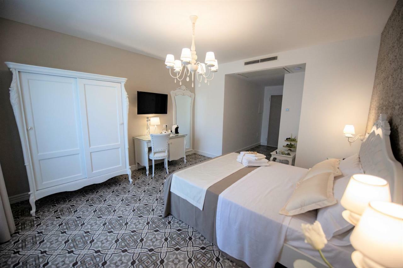 Sui Generis Tropea Luxury Rooms Bagian luar foto