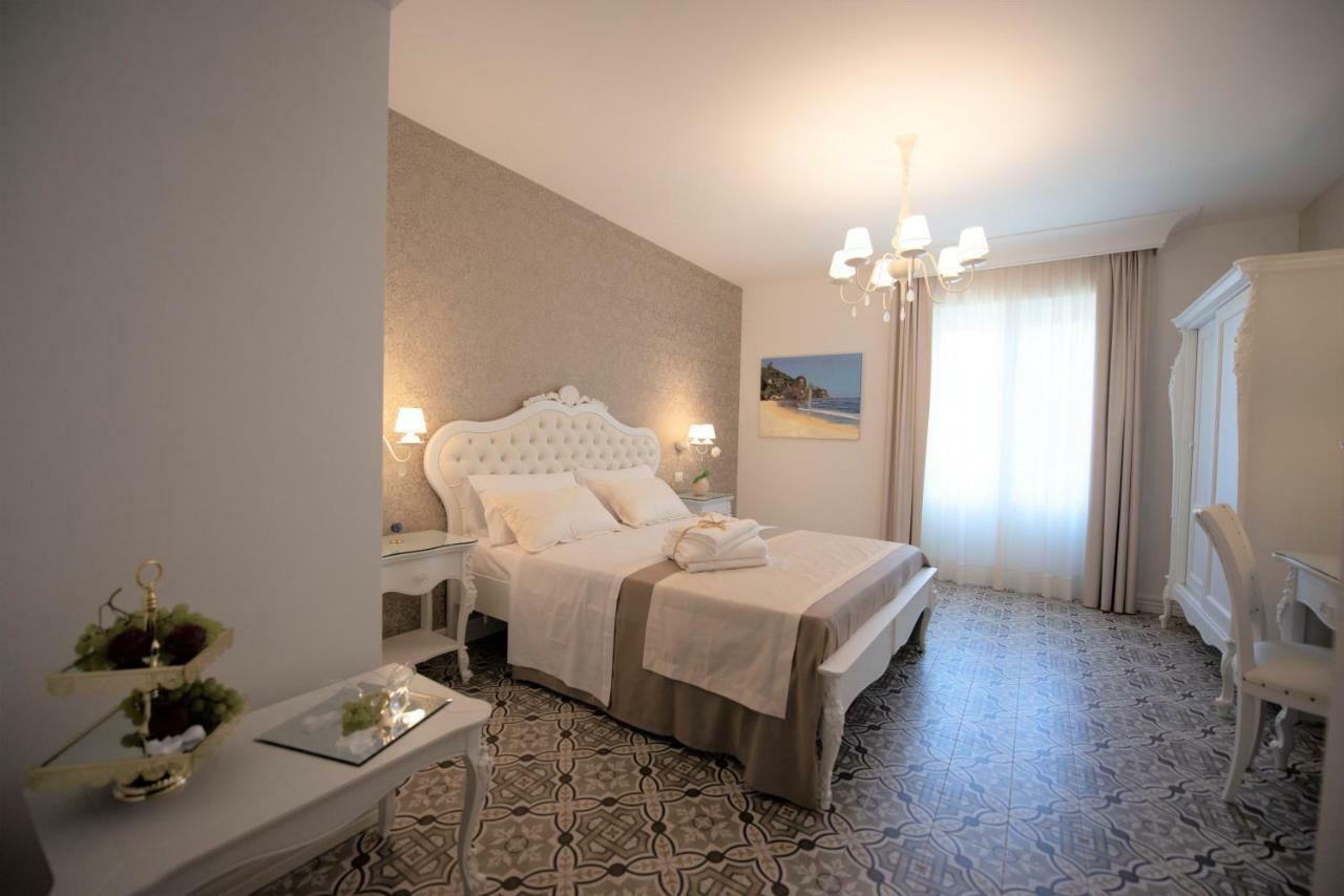 Sui Generis Tropea Luxury Rooms Bagian luar foto